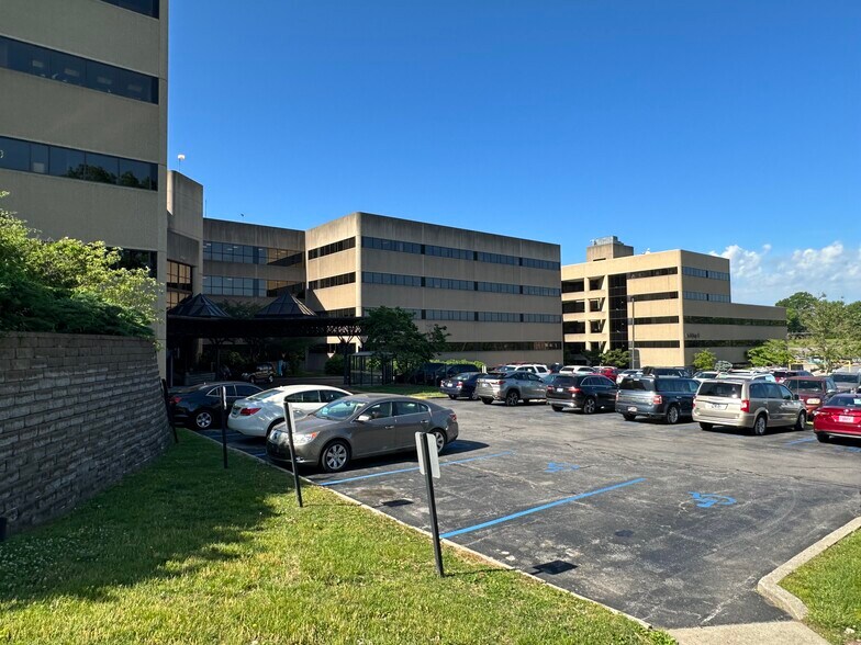 More Photos Of 1401 Harrodsburg Rd, Lexington Medical For Lease