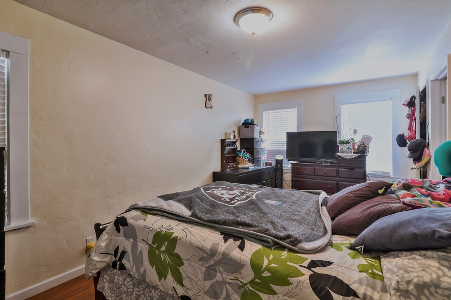 More Photos Of 66 3rd St, Gilroy Apartments For Sale