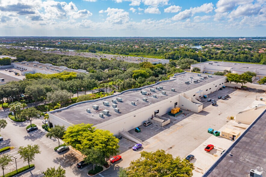 More Photos Of 2905-2989 Commerce Pky, Miramar Medical For Lease