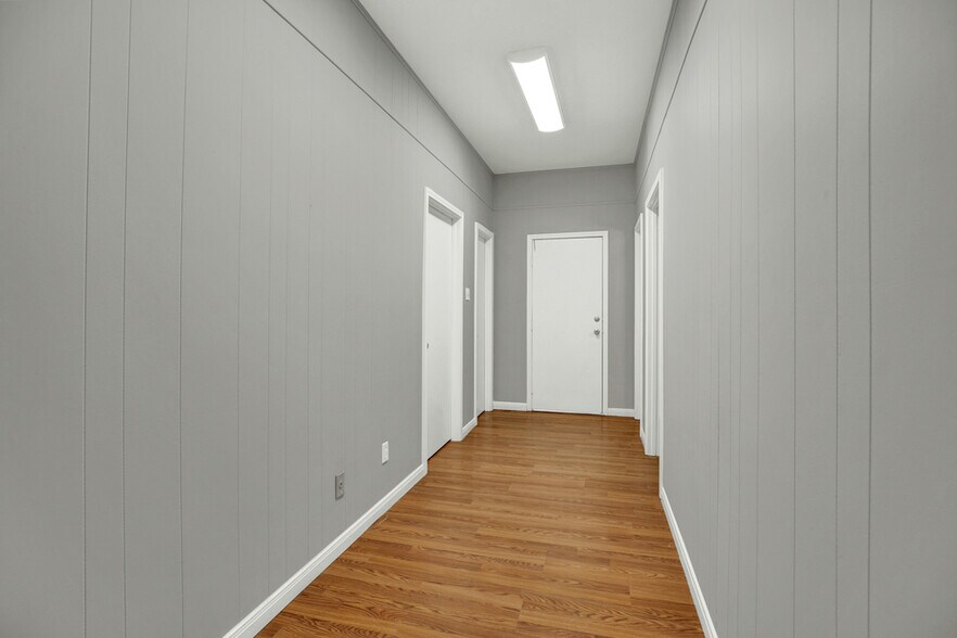 More Photos Of 218 Deborah Dr, New Braunfels Warehouse For Lease