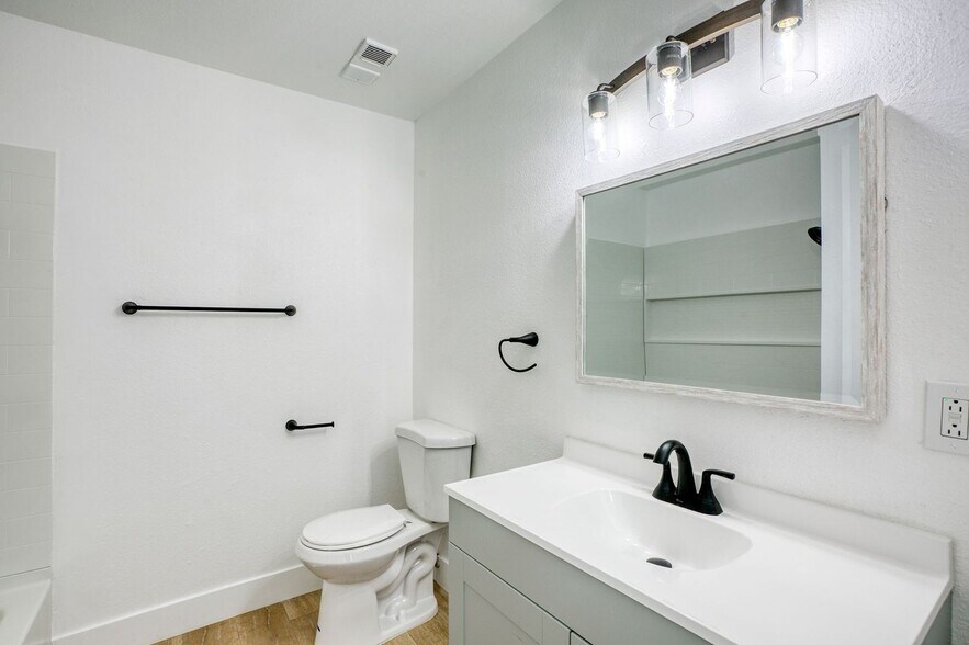 More Photos Of 317 S 9th St, Las Vegas Apartments For Sale