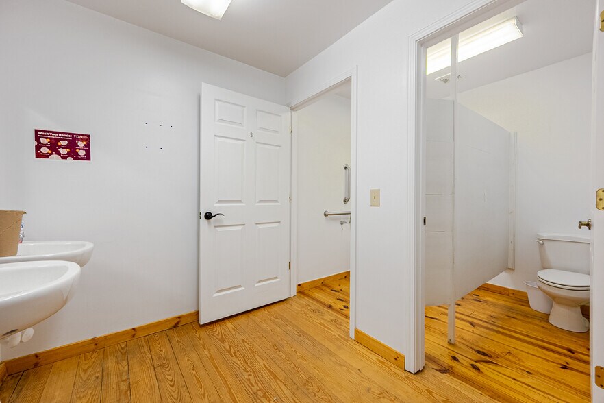 More Photos Of 516 N Main St, Hillsville Office Residential For Sale