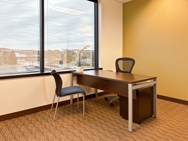 More Photos Of N19W24400 Riverwood Dr, Waukesha Coworking Space