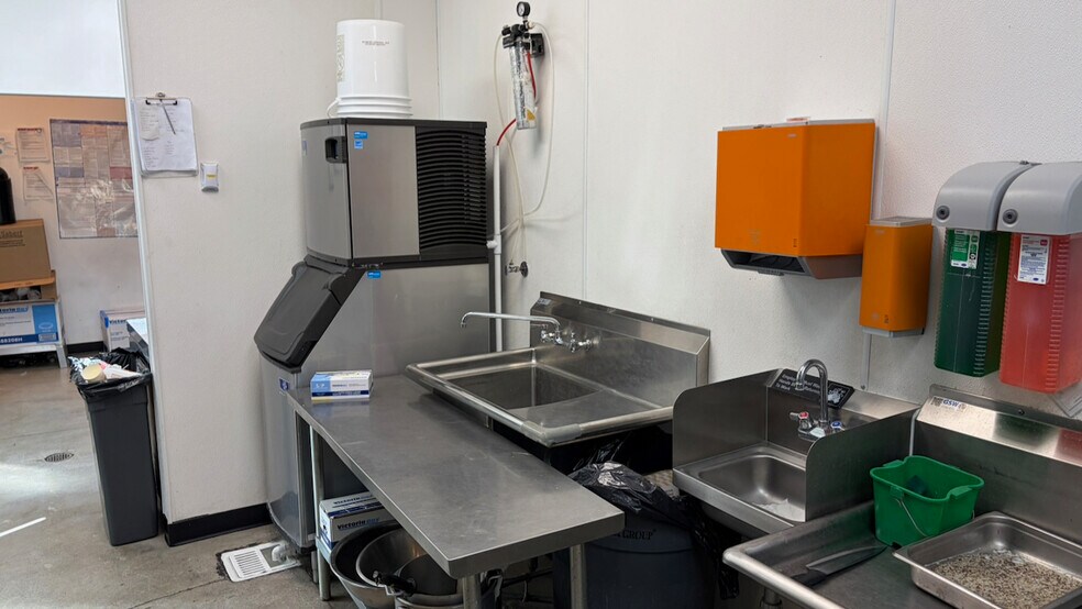 More Photos Of 8480 W Sunset Rd, Las Vegas Restaurant For Lease