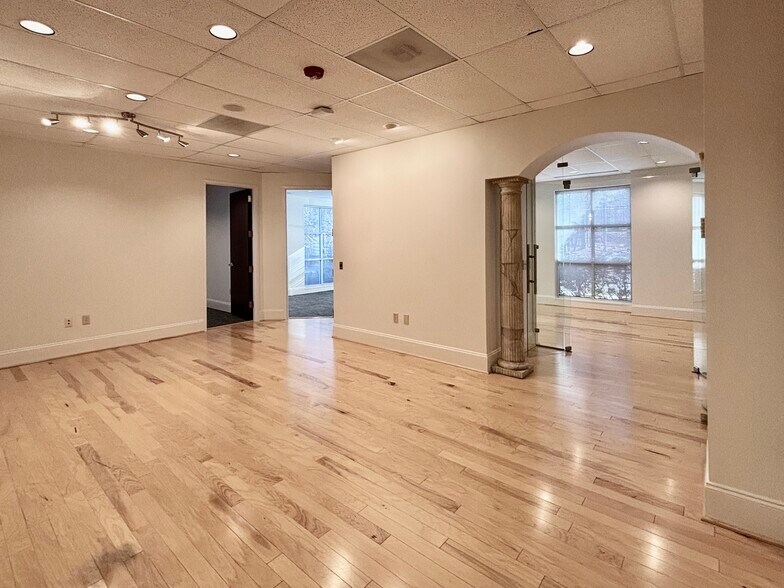 More Photos Of 1020 Southhill Dr, Cary Office For Lease