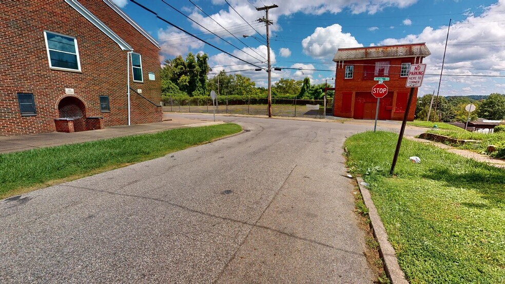 More Photos Of 267 Davis St, Huntington Religious Facility For Sale