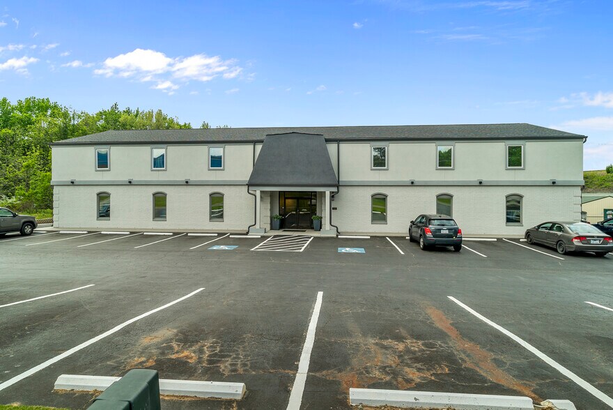 More Photos Of 1121 Old Concord Rd, Salisbury Office For Sale