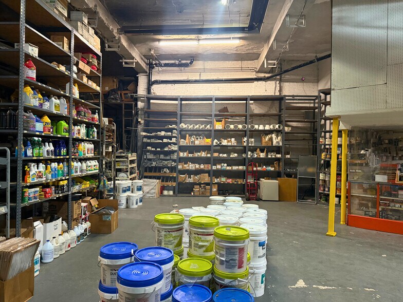 More Photos Of 828 E 160th St, Bronx Warehouse For Lease