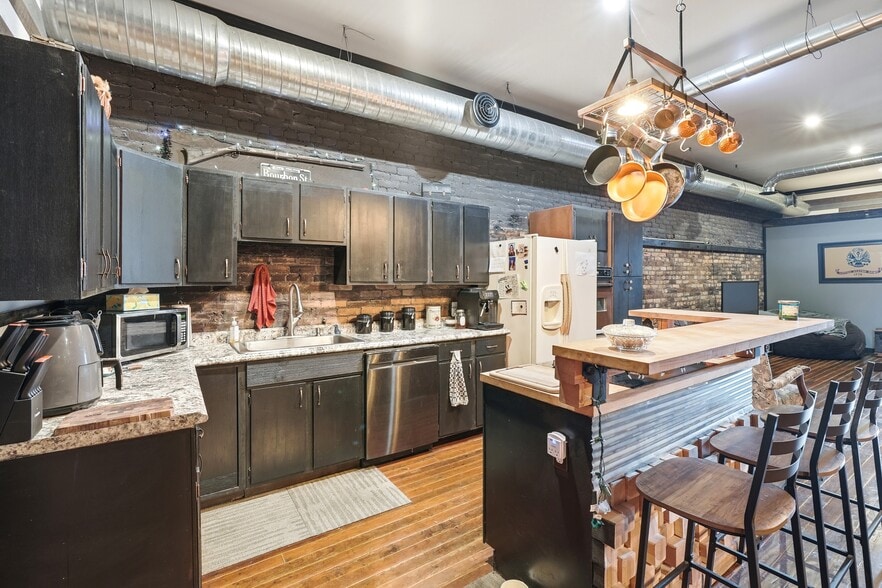 More Photos Of 106 N Orange St, Albion Storefront For Sale