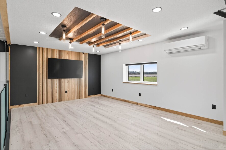 More Photos Of 663 Valerie Ave, Hudson Self Storage For Sale