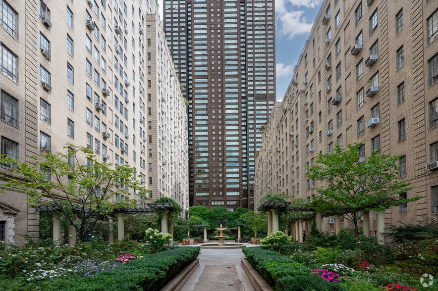 More Photos Of 332-350 W 57th St, New York Apartments For Sale
