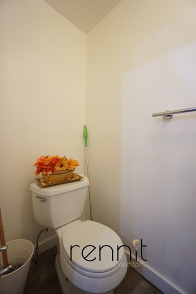 More Photos Of 1093 Putnam Ave, Brooklyn Storefront Retail Residential For Lease