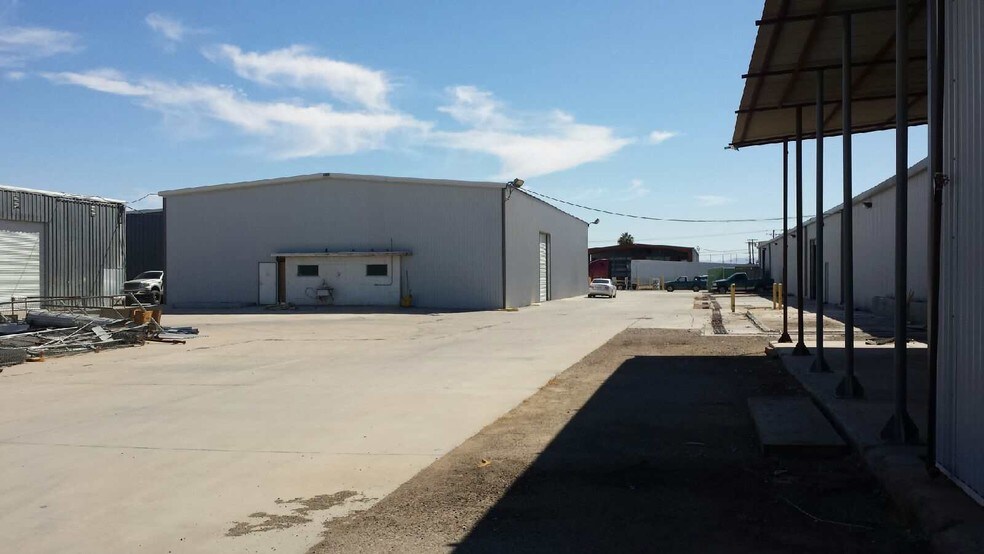More Photos Of 120 E Ross Ave, El Centro Warehouse For Lease