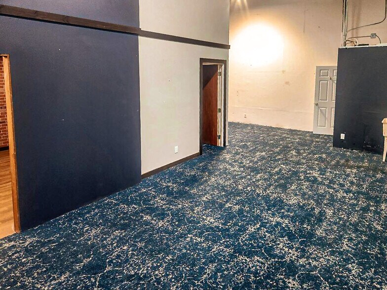 More Photos Of 3630 Consumer St, West Palm Beach Warehouse For Lease
