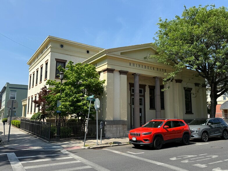 More Photos Of 27 Main St, Kingston Bank For Sale