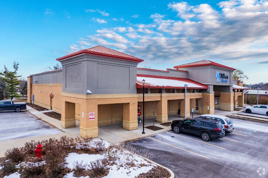 More Photos Of 14755 W Capitol Dr, Brookfield Storefront Retail Office For Lease