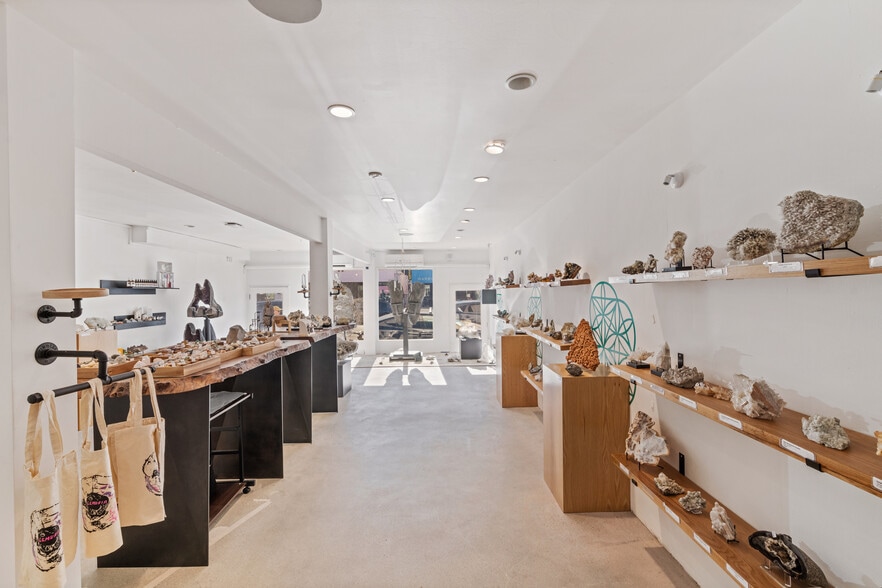 More Photos Of 1423 Abbot Kinney Blvd, Venice General Retail For Sale