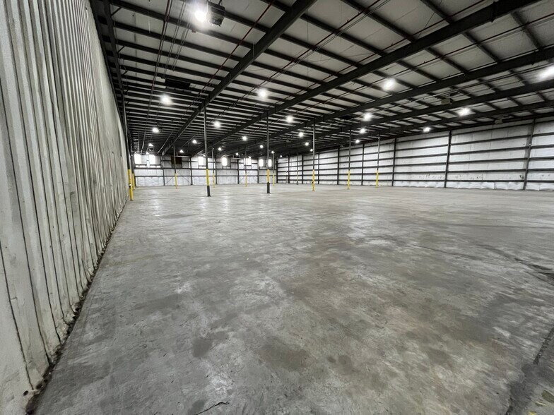 More Photos Of 6555 Fain St, North Charleston Manufacturing For Lease