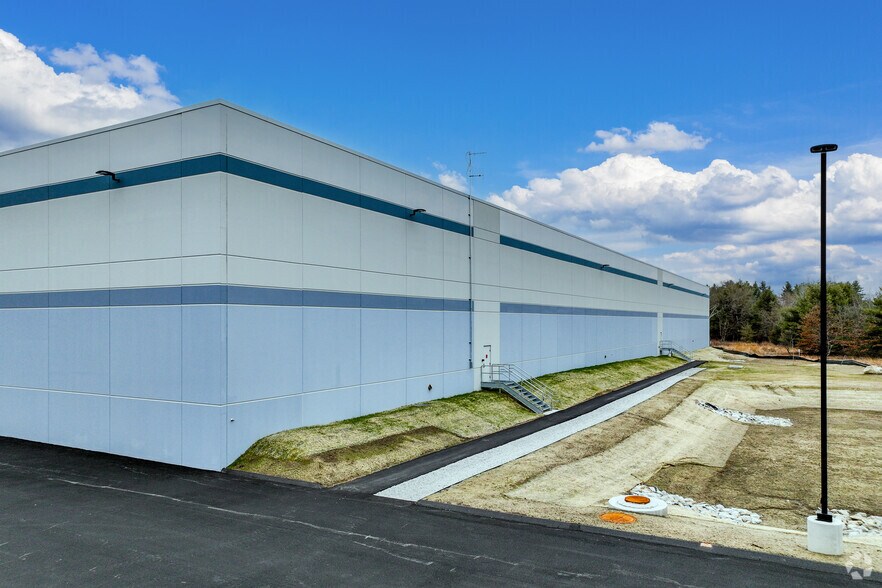 More Photos Of 2 Monarch Dr, Littleton Manufacturing For Lease
