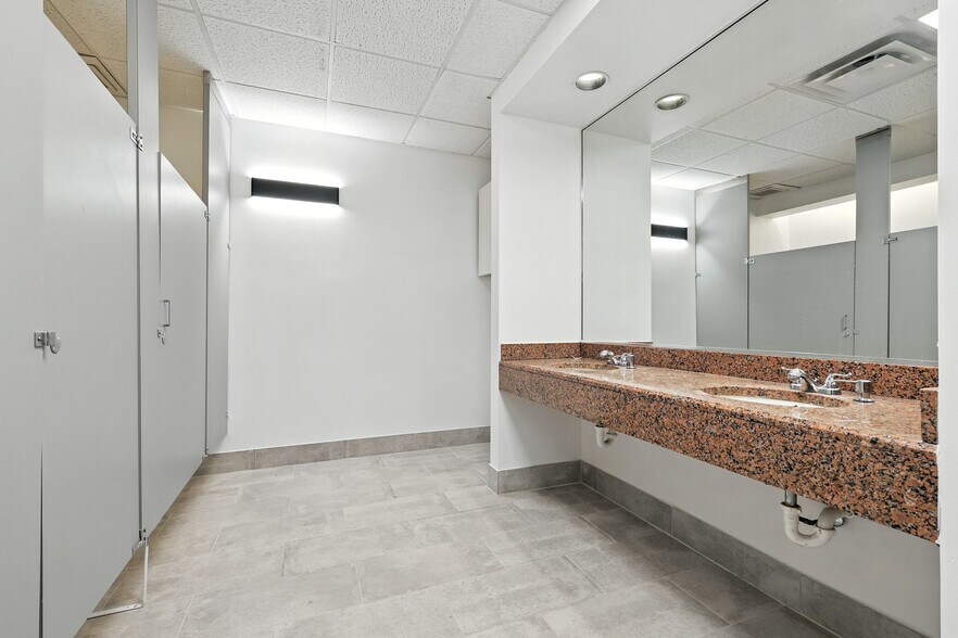 More Photos Of 1100 W Campbell Rd, Richardson Office For Sale