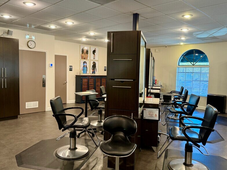 More Photos Of 13801 N Dale Mabry Hwy, Tampa Storefront Retail Office For Sale