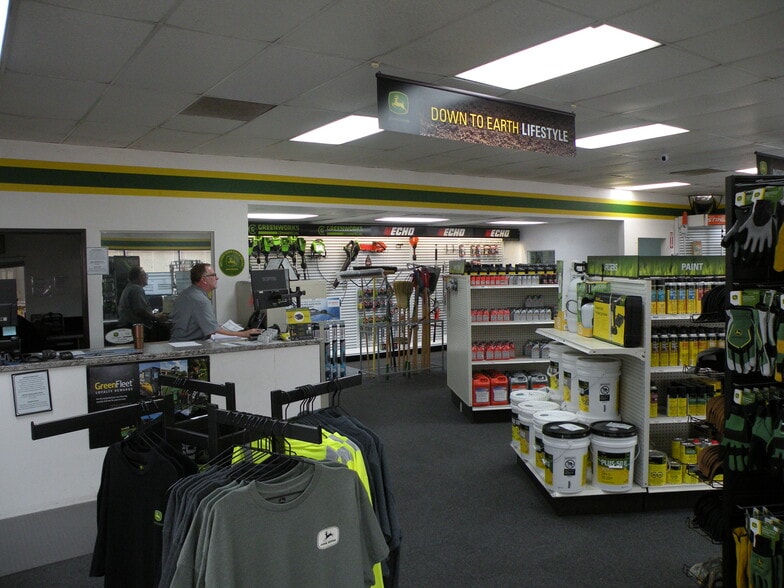 More Photos Of 45223 23rd St W, Lancaster Auto Dealership For Sale