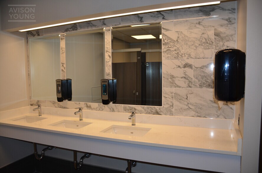More Photos Of 2250 Lucien Way, Maitland Office For Lease