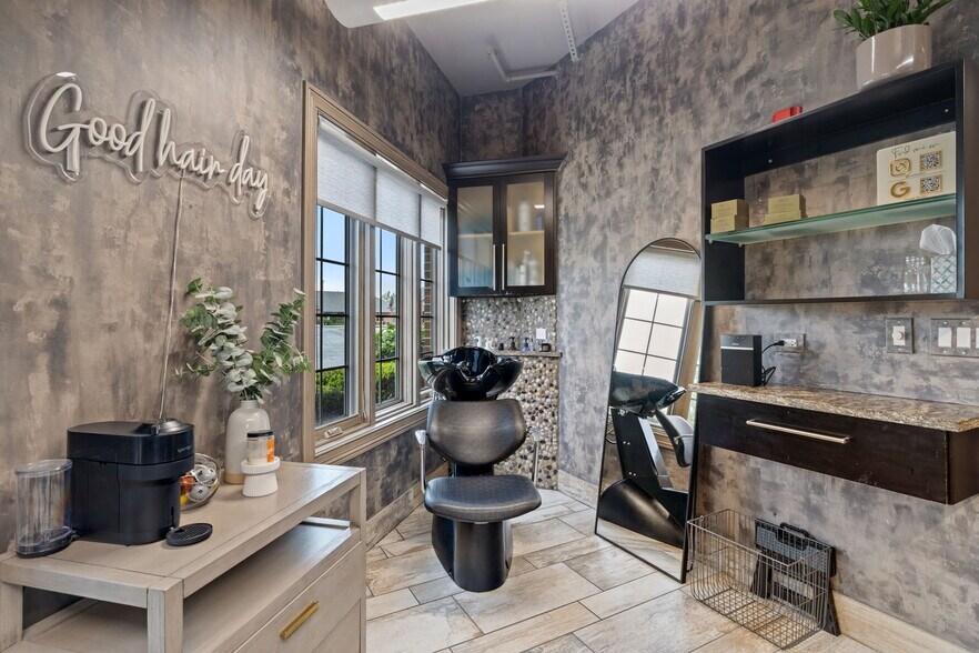 More Photos Of 3941 75th St, Aurora Medical For Sale