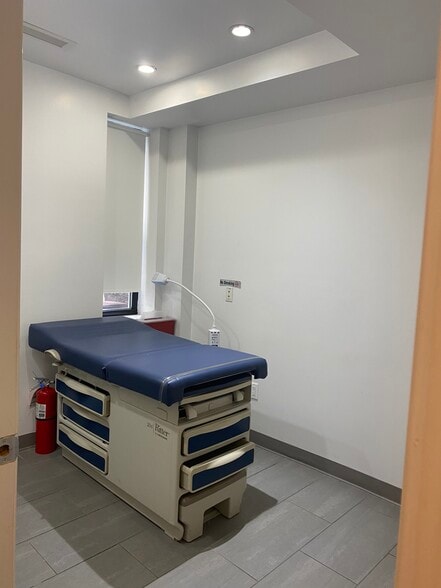 More Photos Of 10-11 49th Ave, Long Island City Storefront Retail Office For Sale
