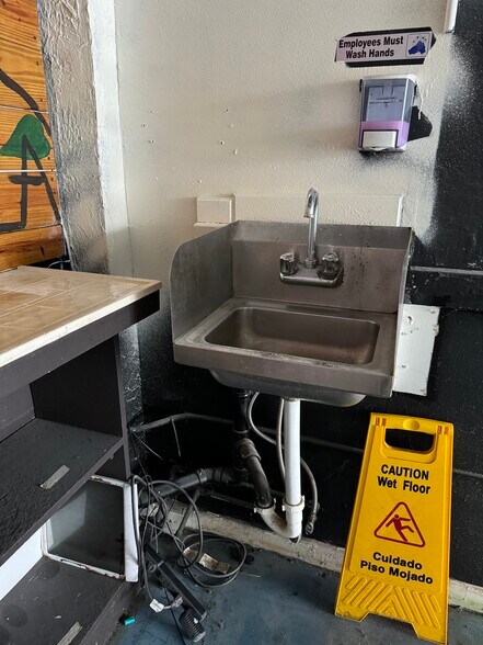 More Photos Of 112-120 S 20th Ave, Hollywood Restaurant For Lease