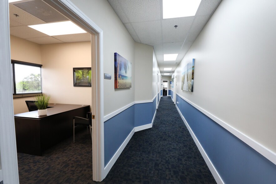 More Photos Of 10570 S US Highway 1, Port Saint Lucie Coworking Space