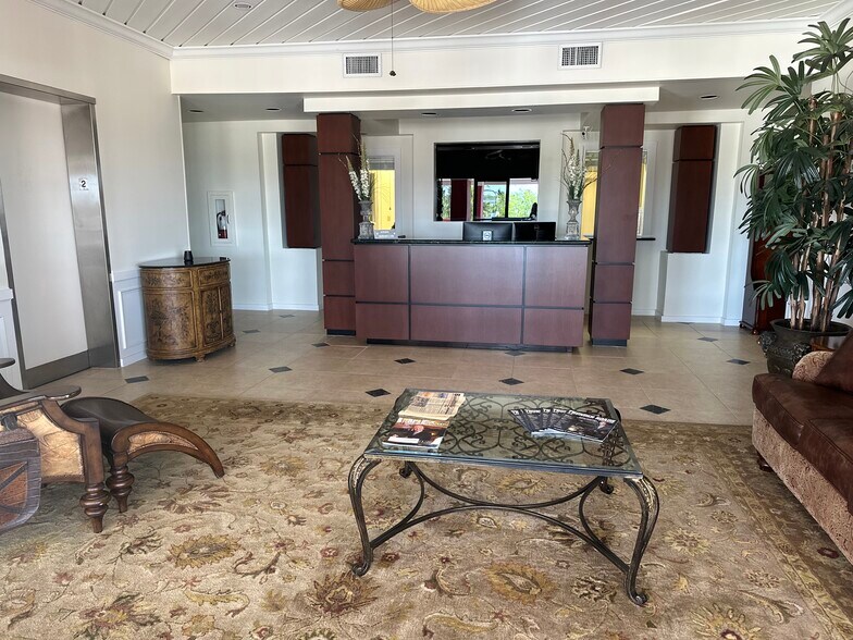 More Photos Of 4091 Colonial Blvd, Fort Myers Office For Sale