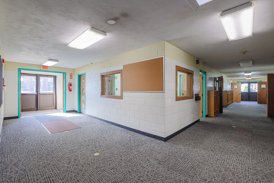 More Photos Of 331 George St, West Chicago Schools For Lease