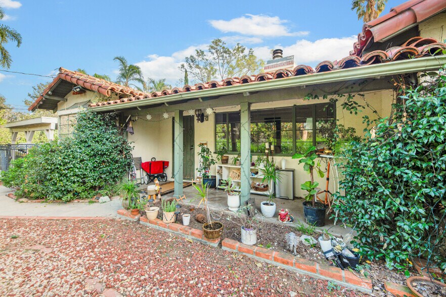 More Photos Of 17520 Kingsbury St, Granada Hills Apartments For Sale