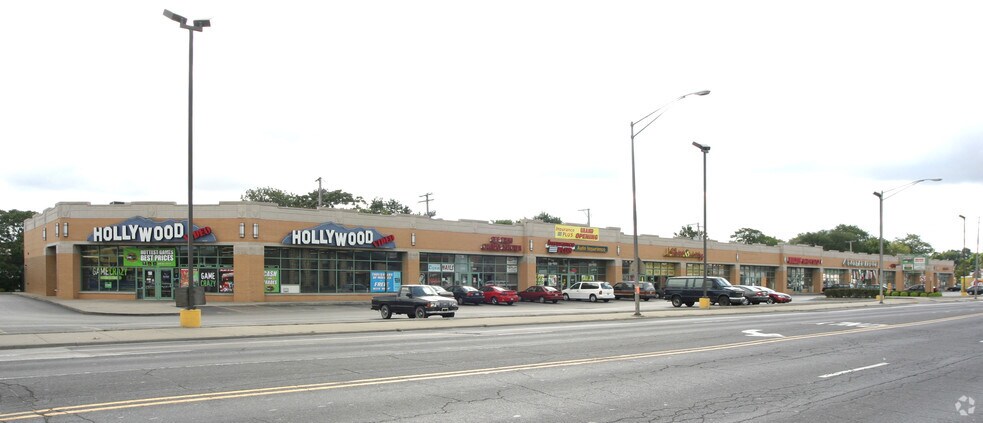 More Photos Of 1601-1747 S Cicero Ave, Cicero General Retail For Lease