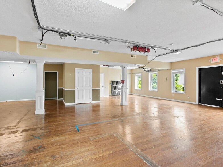 More Photos Of 2690 Hendersonville Rd, Fletcher Medical For Lease