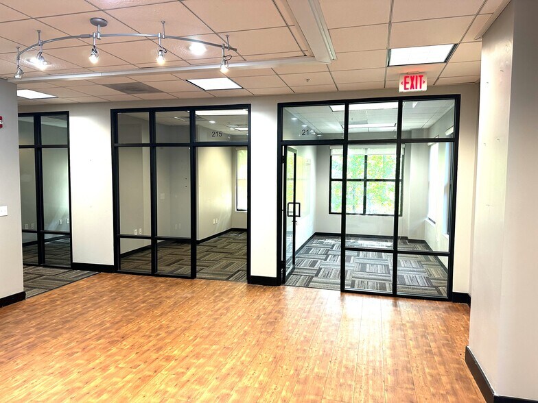 More Photos Of 496 Bramson Ct, Mount Pleasant Office For Lease