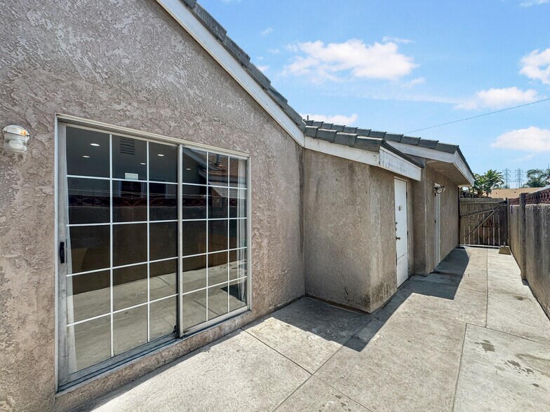 More Photos Of 15332 Shasta Ln, Huntington Beach Assisted Living For Sale