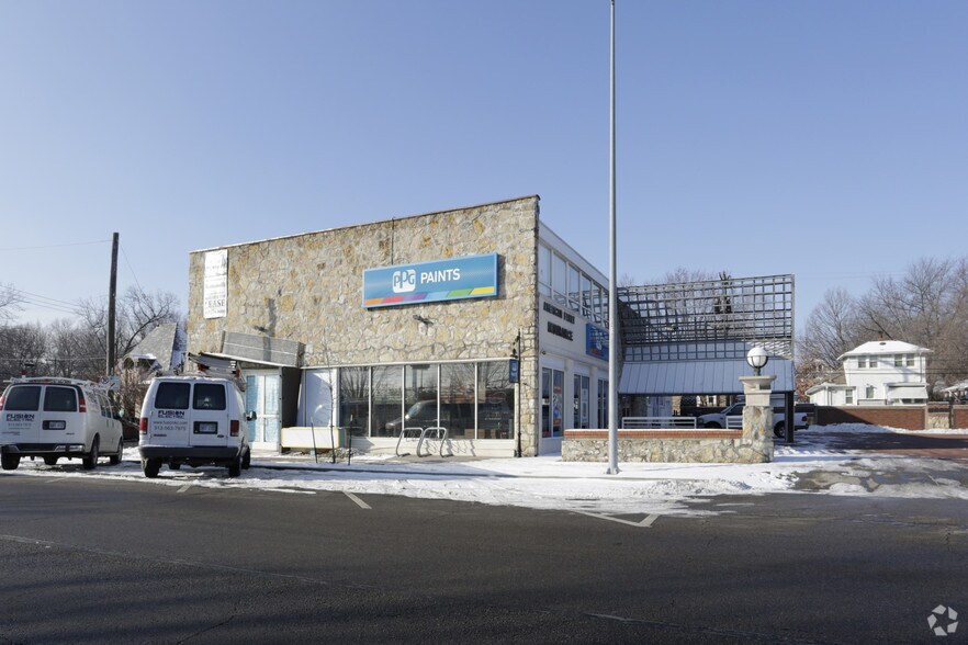 Primary Photo Of 7140 Wornall Rd, Kansas City Freestanding For Lease