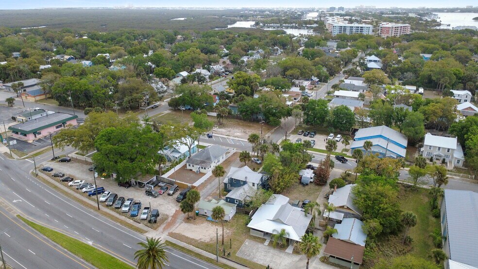 More Photos Of 324 N Orange St, New Smyrna Beach Multifamily For Sale