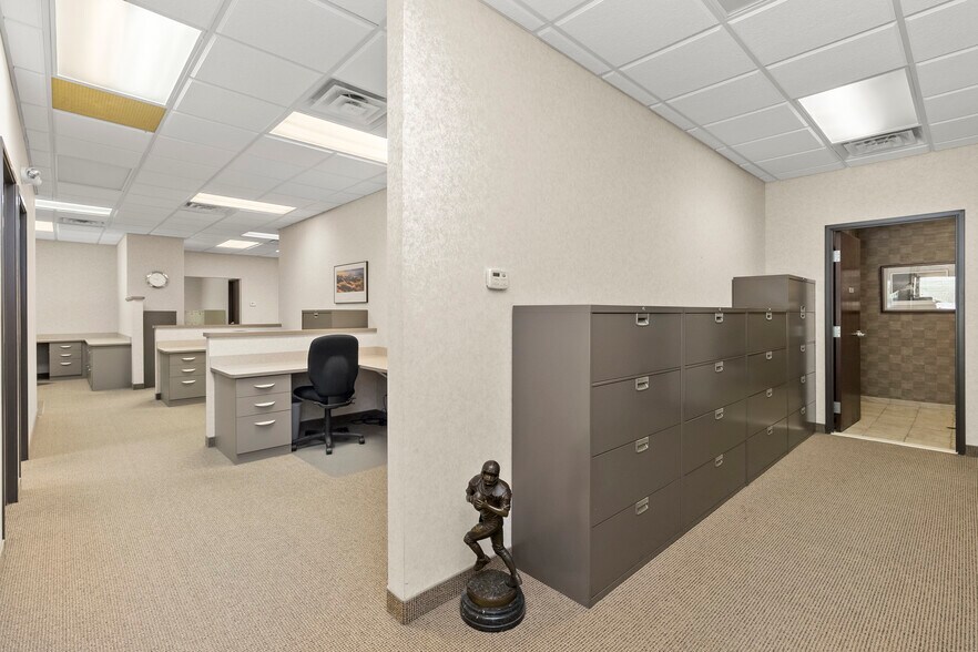 More Photos Of 33 Hiram St, Lake Orion Medical For Lease