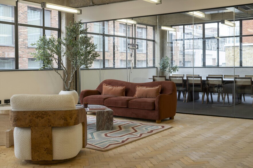 More Photos Of 15-27 Gee St, London Office Residential For Lease