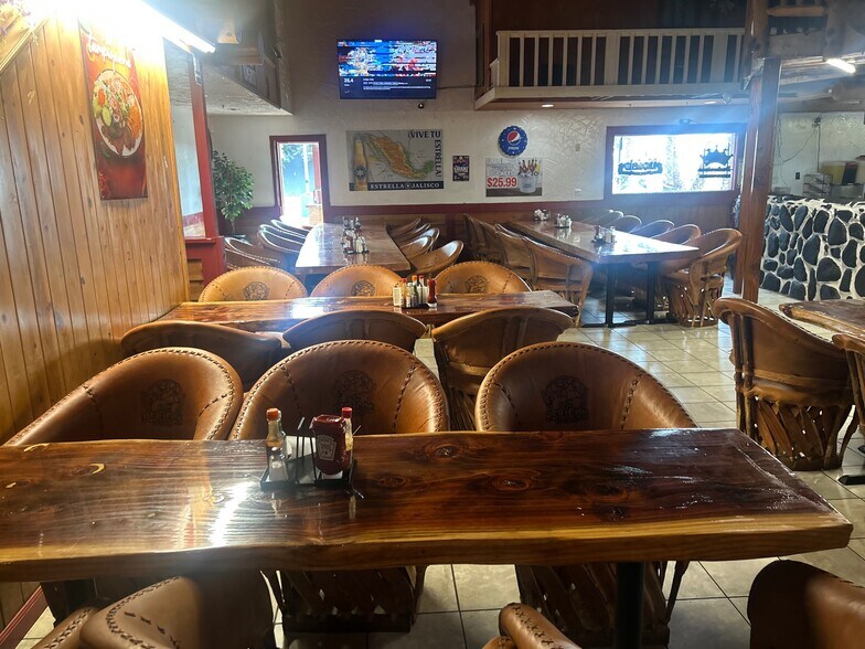 More Photos Of 6100 S Mooney Blvd, Visalia Restaurant For Lease