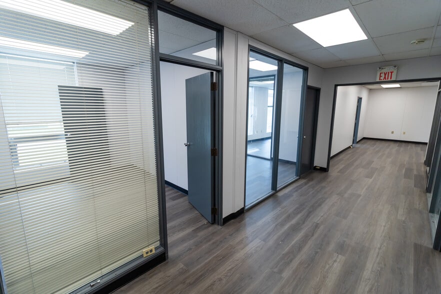 More Photos Of 3501 23rd St NE, Calgary Warehouse For Lease