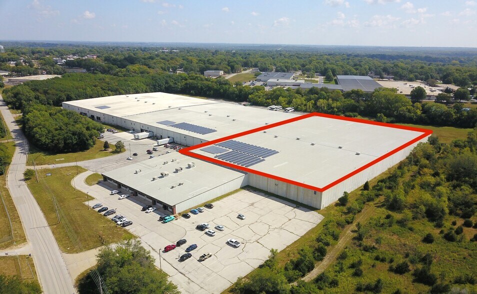 Primary Photo Of 13201 Arrington Rd, Grandview Manufacturing For Lease