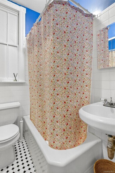 More Photos Of 34 Sutton St, Brooklyn Apartments For Sale