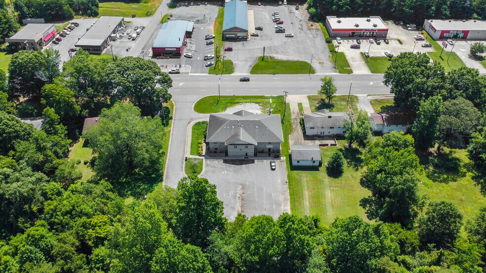 More Photos Of 2180 Northwest Blvd, Newton Medical For Sale