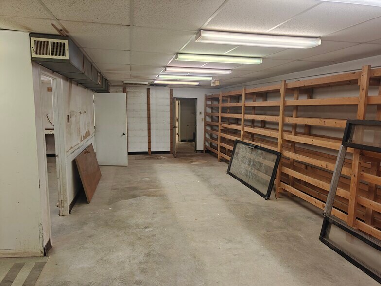 More Photos Of 208 1st St, McCook Office For Sale