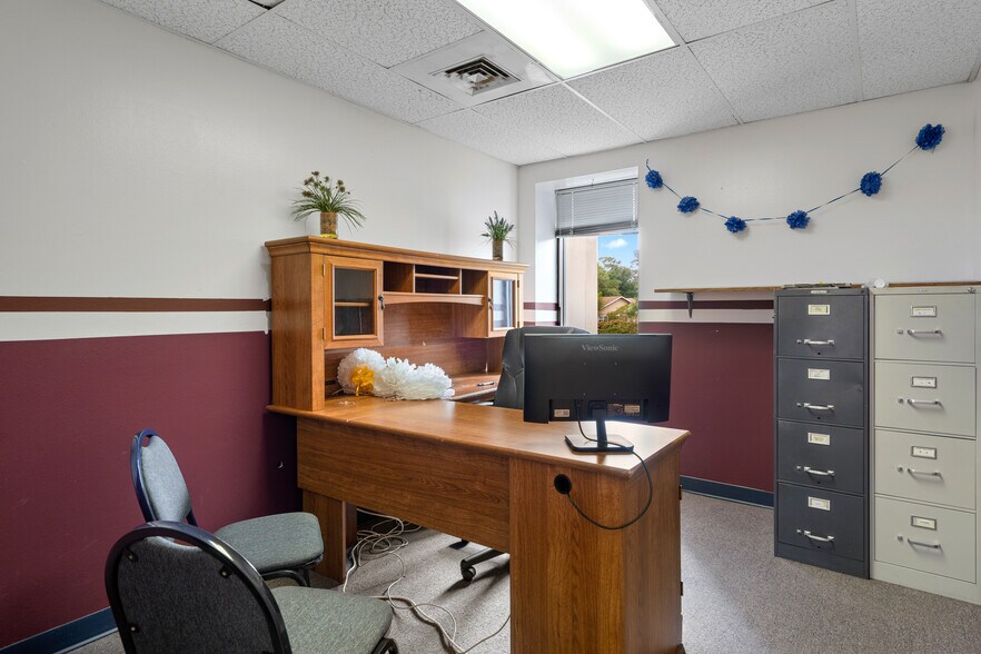 More Photos Of 1624 N Meadowcrest Blvd, Crystal River Manufacturing For Lease