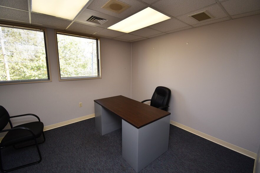 More Photos Of 305 Vine St, New Lenox Medical For Lease